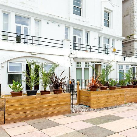 Abbey Lawn Hotel توركواي المظهر الخارجي الصورة